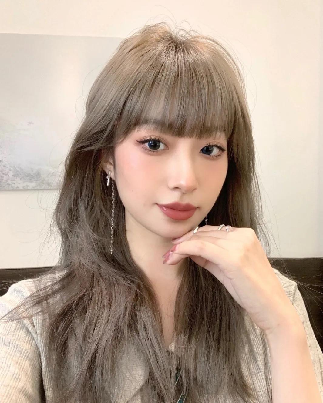 最新款头发颜色，时尚潮流与个人立场的交融探讨