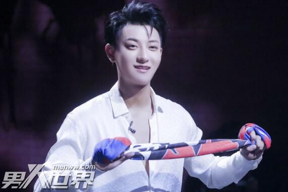 黄子韬最新行程揭秘,自然美景探索之旅,心灵鼓舞与平静的发现之旅