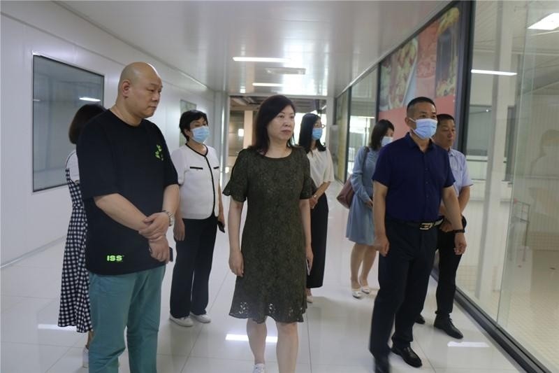 爸爸和甄欣的高科技产品体验之旅最新章节