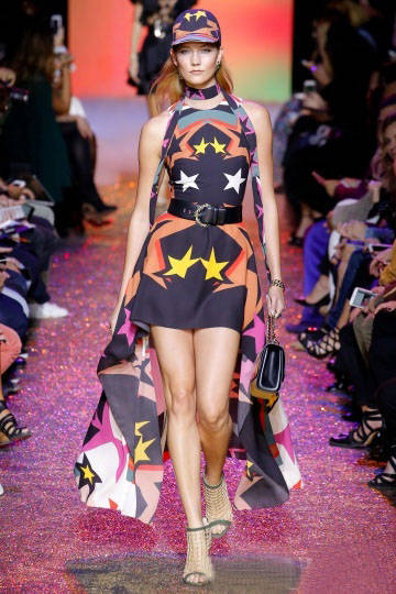 最新法国透视时装秀，时尚之巅的璀璨瞬间展现