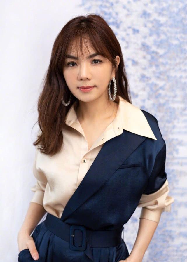 最新12步圈圈舞广场舞,舞动青春的力量!