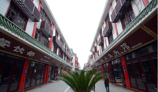 李宁最新新闻揭秘,城市繁华中的隐藏宝藏——小巷深处的特色小店探秘