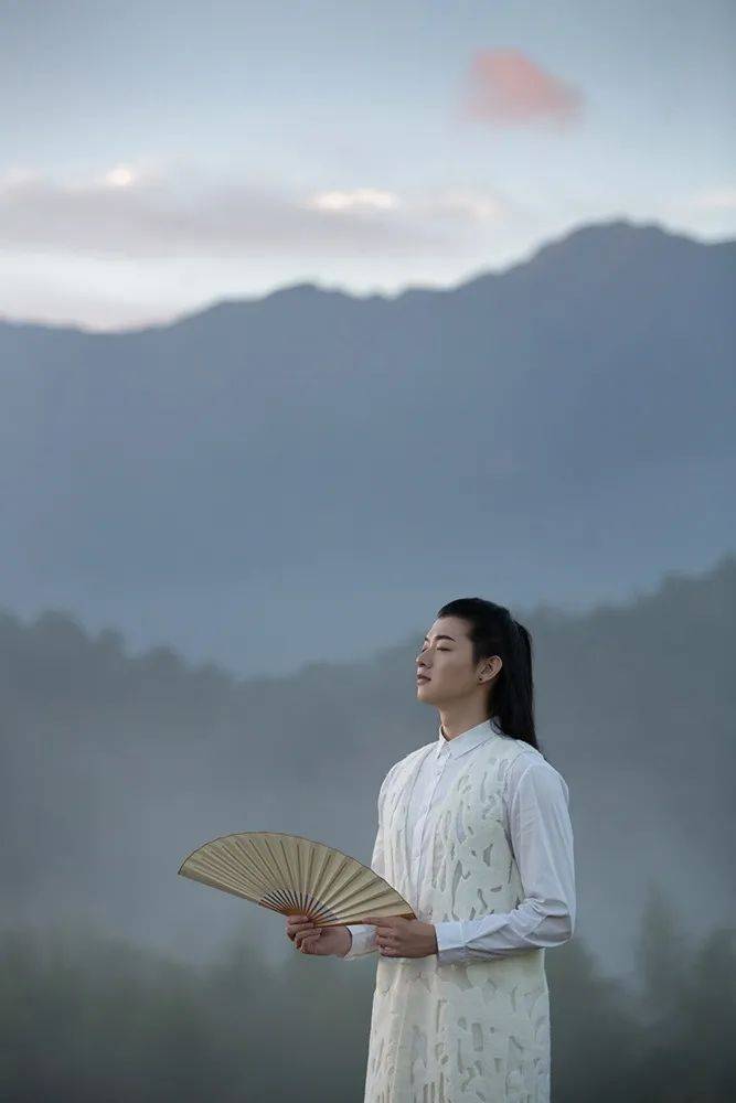 霍尊微博最新动态及互动步骤指南