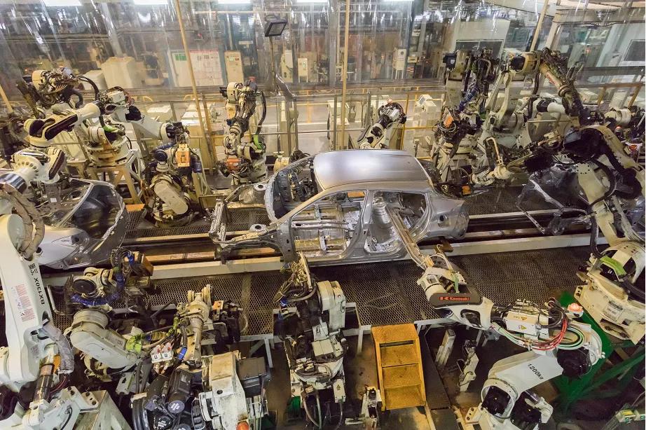 最新款凯美瑞图片价格揭秘，小巷深处的汽车探索之旅