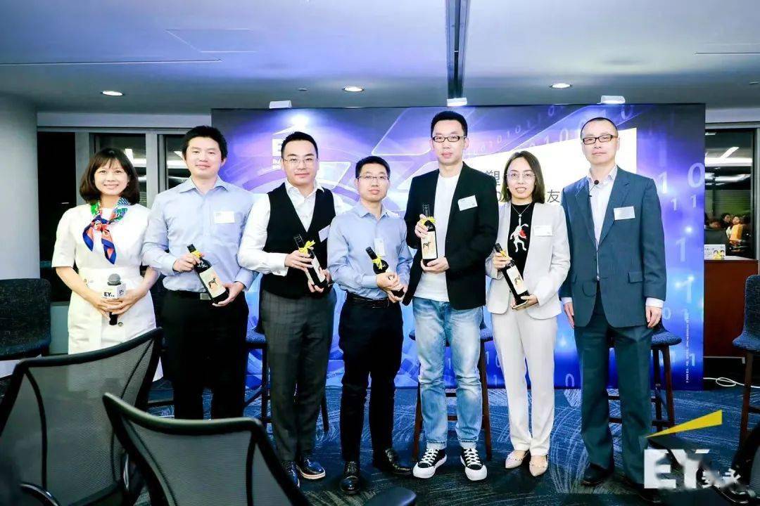 科技新品重塑未来生活体验，卫泽岩陶冉最新章节亮相