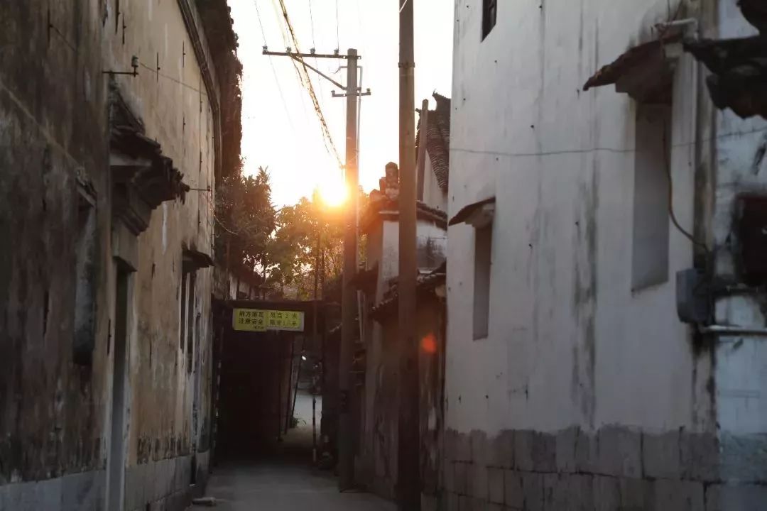 空梦最新，小巷深处的特色小店探秘之旅