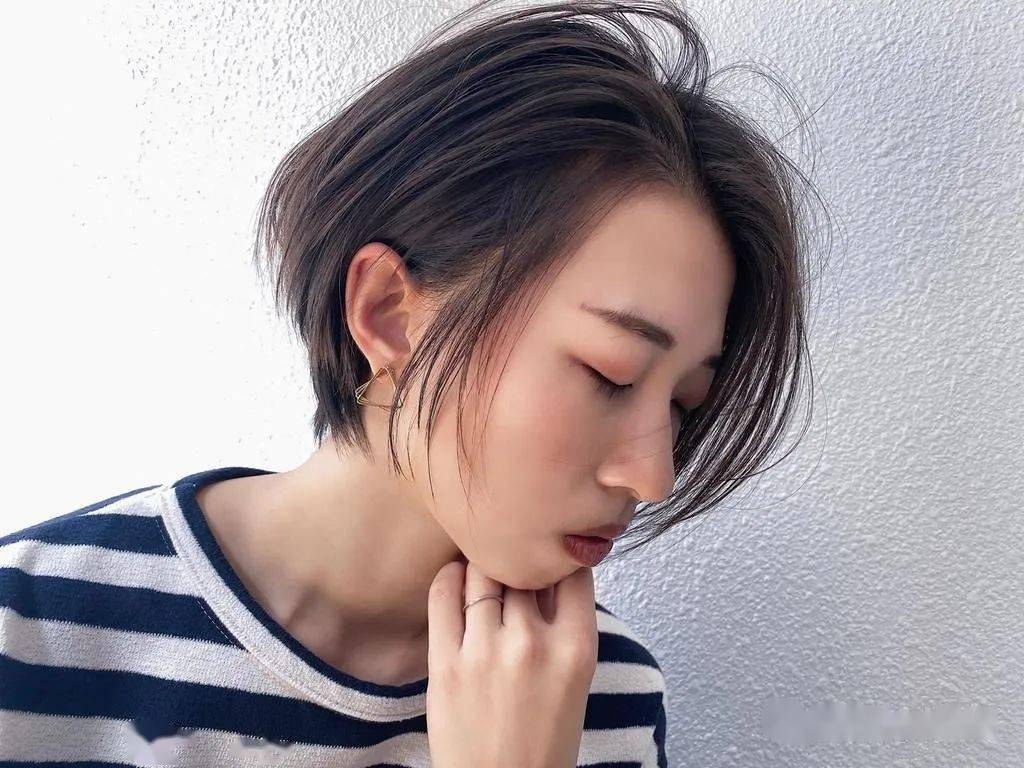 最新夏季短发时尚潮流与个人立场的深度探讨